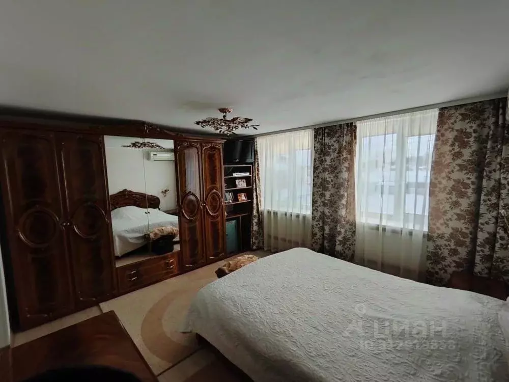 Дом в Омская область, Омский район, с. Розовка ул. Пушкина, 2 (258 м) - Фото 1