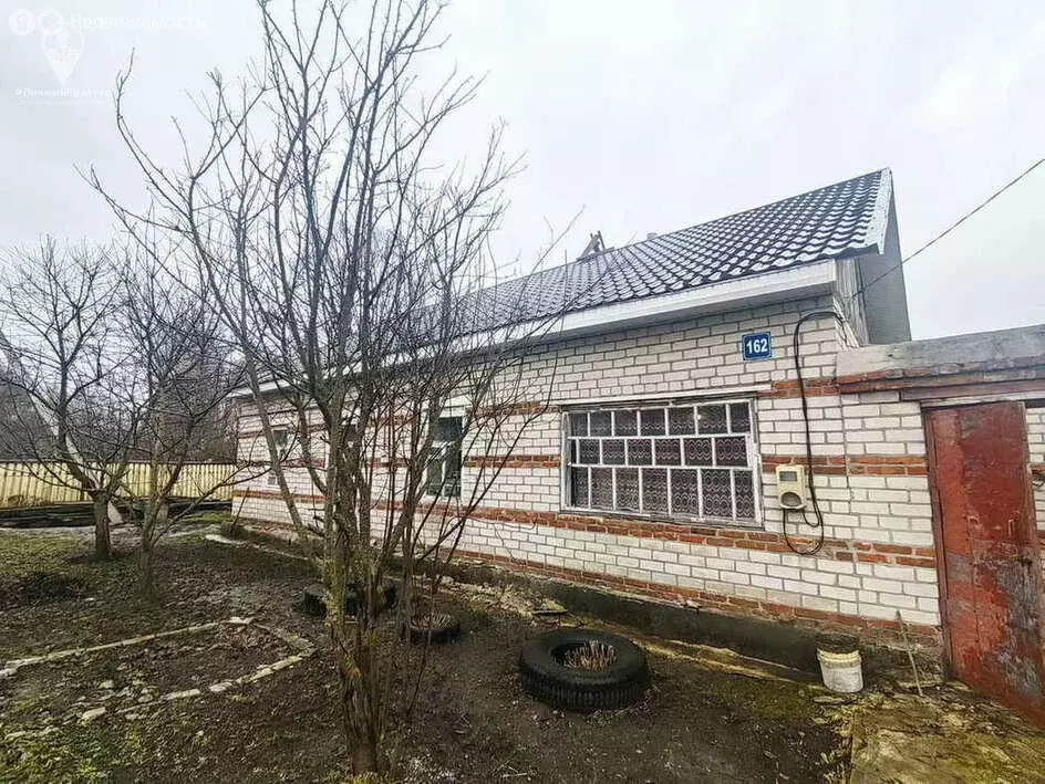 Дом в село Пехлец, Центральная улица, 168 (100 м) - Фото 1