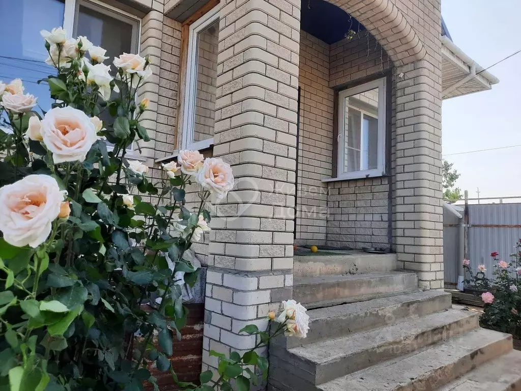 Дом в Волгоградская область, Волгоград ул. Ракетчиков (220 м) - Фото 1