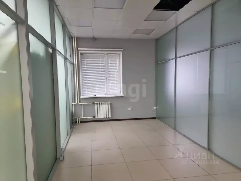 Офис в Ямало-Ненецкий АО, Новый Уренгой просп. Губкина, 14А (21 м) - Фото 1