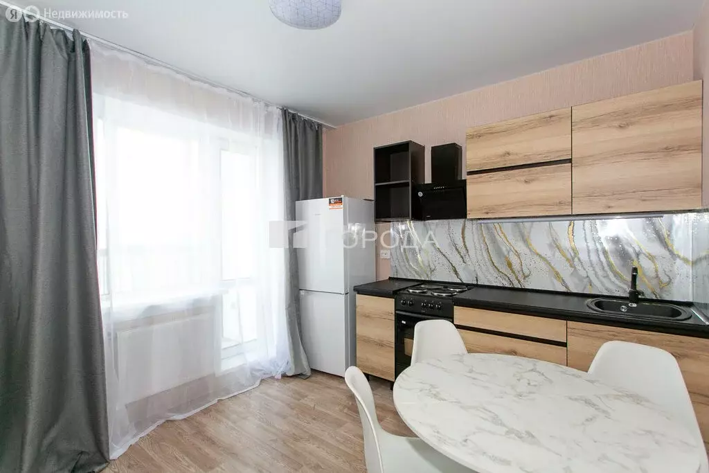 1-комнатная квартира: Новосибирск, улица Ивана Севастьянова, 10 (37 м) - Фото 1