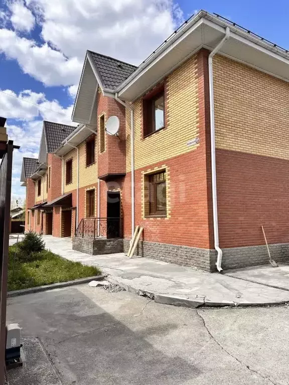 Дом в Свердловская область, Нижний Тагил Азовская ул. (361 м) - Фото 1