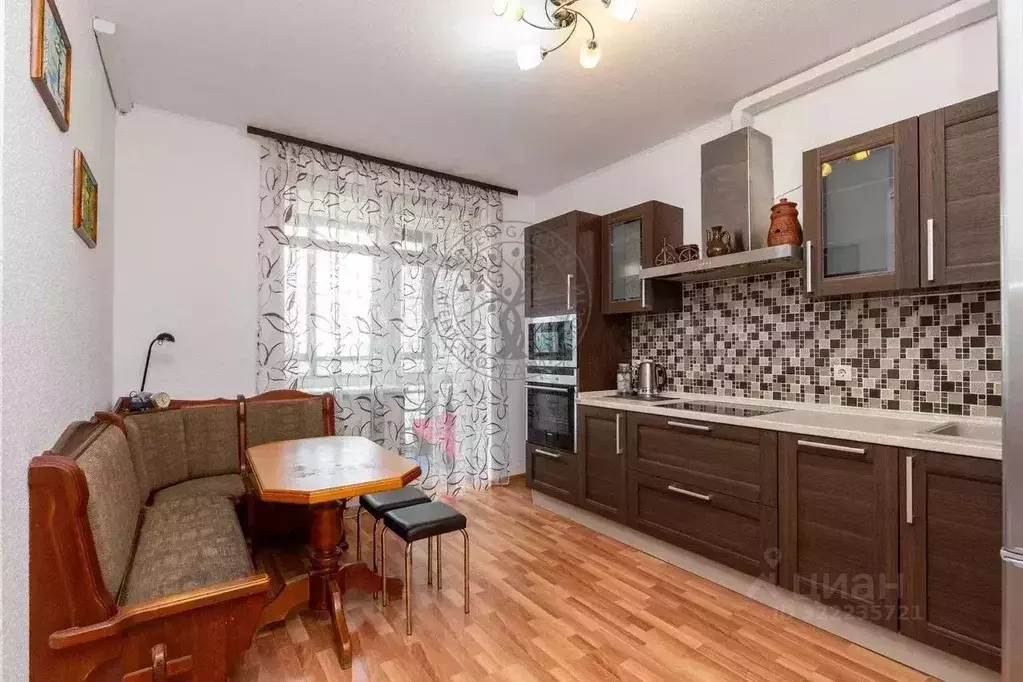 2-к кв. Свердловская область, Екатеринбург ул. Союзная, 27 (60.0 м) - Фото 1