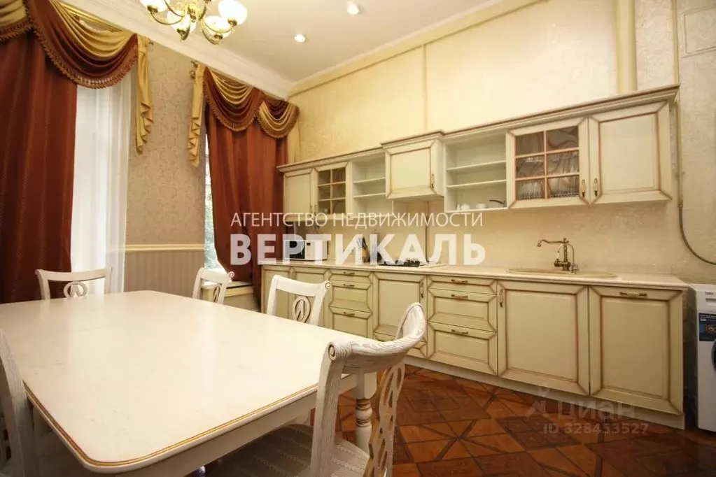 3-к кв. Москва пер. Столешников, 9С3 (120.0 м) - Фото 1