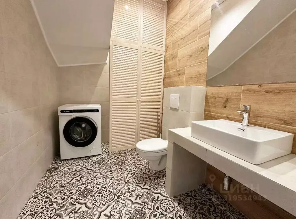 Дом в Краснодарский край, Геленджик ул. Рыбникова, 50к1 (170 м) - Фото 1