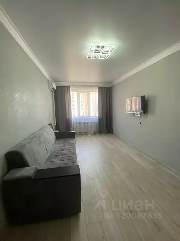 2-к кв. Дагестан, Каспийск ул. Камиля Гасанова, 8 (65.0 м) - Фото 1