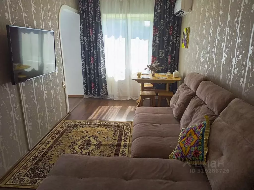 2-к кв. Приморский край, Владивосток ул. Кирова, 24 (46.0 м) - Фото 1