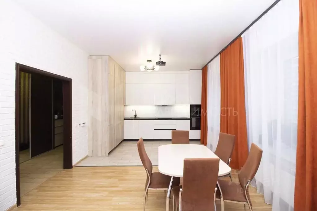 3-к кв. Тюменская область, Тюмень ул. Василия Гольцова, 15 (117.6 м) - Фото 1