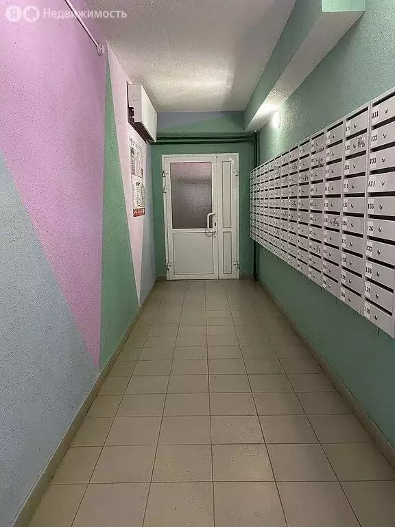 1-комнатная квартира: Тюмень, улица Мельникайте, 2к5 (41.8 м) - Фото 0