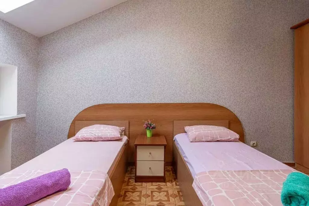 Комната Краснодарский край, Геленджик ул. Островского, 4 - Фото 1