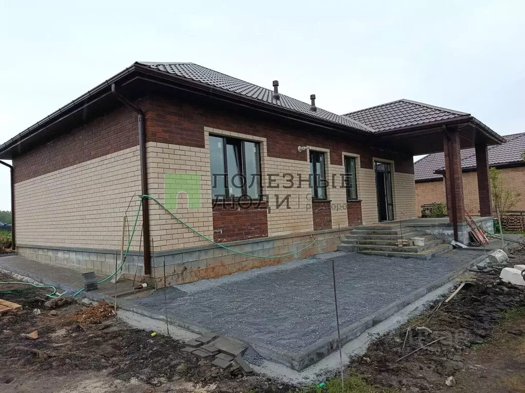Дом в Белгородская область, Строитель Яковлевский городской округ, ул. ... - Фото 1
