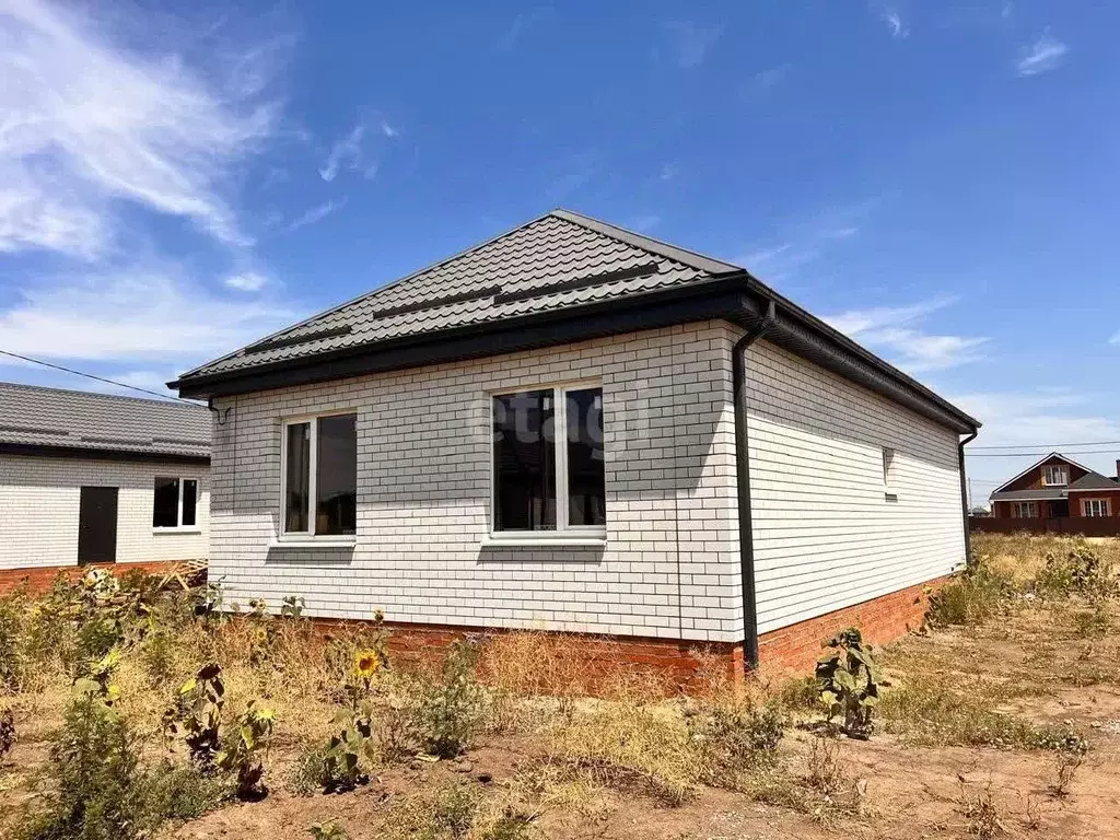 Дом в Ростовская область, Неклиновский район, Новобессергеневское ... - Фото 1