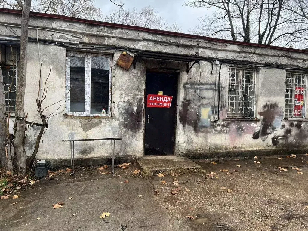 Помещение свободного назначения в Севастополь ул. Хрусталева, 12 (58 ... - Фото 0