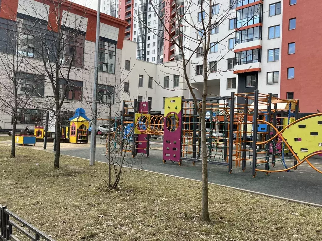 3-к кв. Санкт-Петербург ул. Маршала Казакова, 84к1 (79.5 м) - Фото 1