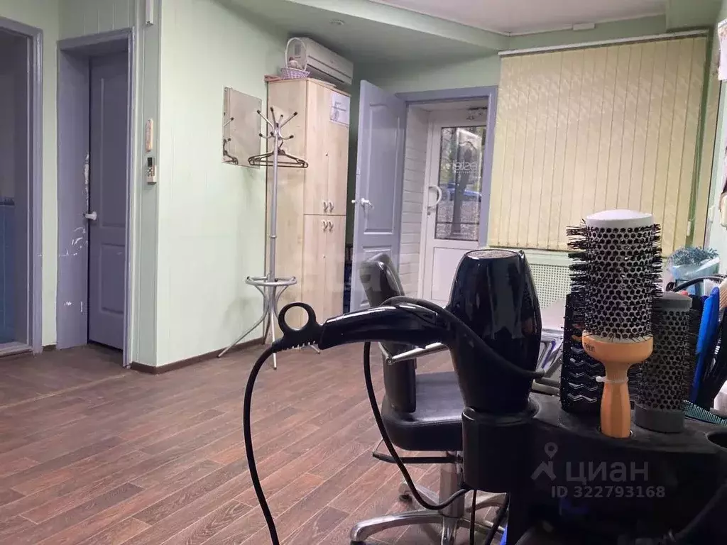 Помещение свободного назначения в Саратовская область, Саратов просп. ... - Фото 1