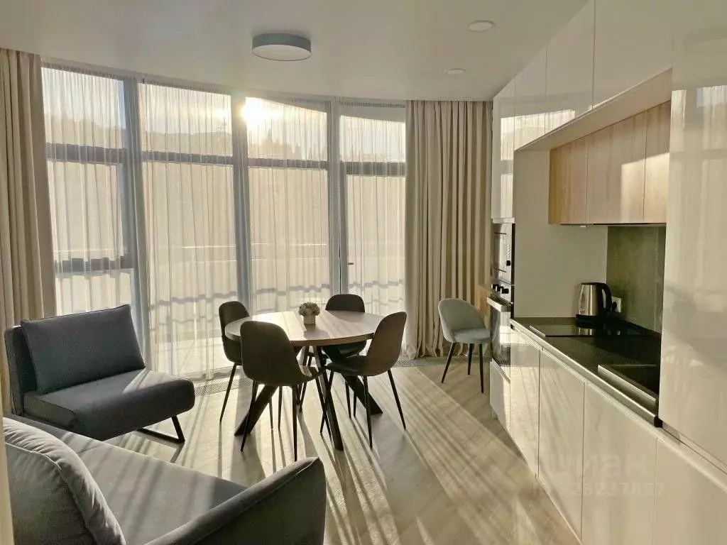 2-к кв. Крым, Алушта ул. Западная, 4к2 (60.8 м) - Фото 1