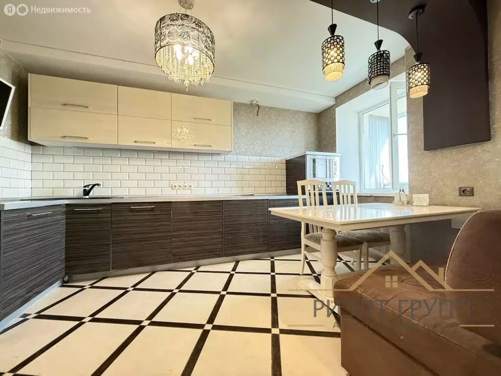 3-комнатная квартира: Казань, проспект Ямашева, 69 (80 м) - Фото 1