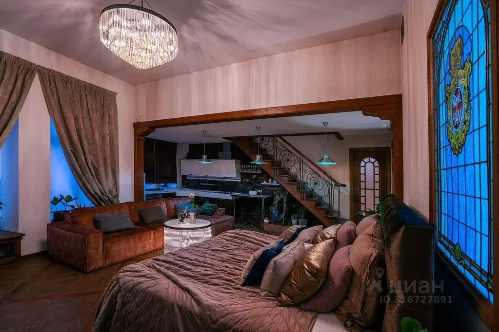 Квартира, 5 и более комнат, 330 м - Фото 0