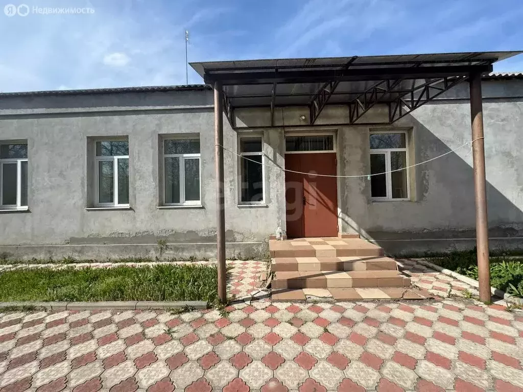 Дом в станица Архонская, улица 50 лет Победы (285 м) - Фото 0