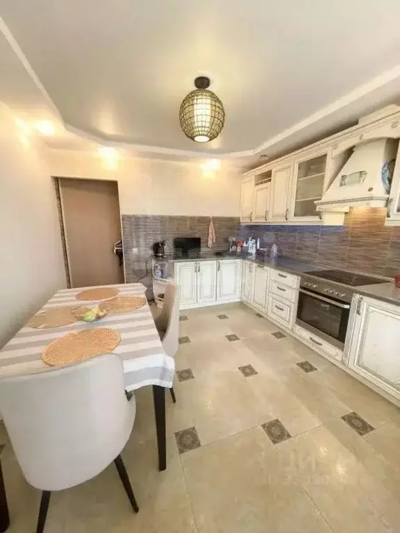 3-к кв. Тюменская область, Тюмень ул. Николая Семенова, 25 (90.2 м) - Фото 2