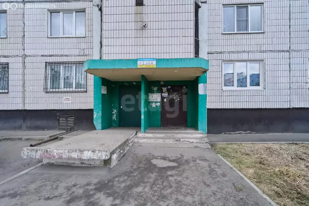 4-комнатная квартира: Кемерово, Октябрьский проспект, 61 (74.1 м) - Фото 0