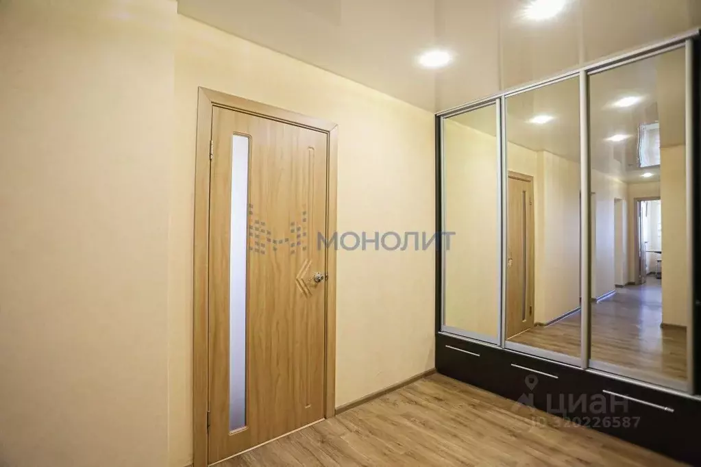 3-к кв. Нижегородская область, Нижний Новгород ул. Окская, 1 (76.4 м) - Фото 2