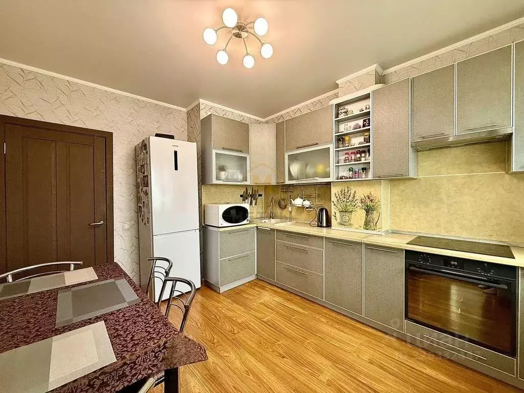 2-к кв. Белгородская область, Белгород ул. Белгородского полка, 62 ... - Фото 1