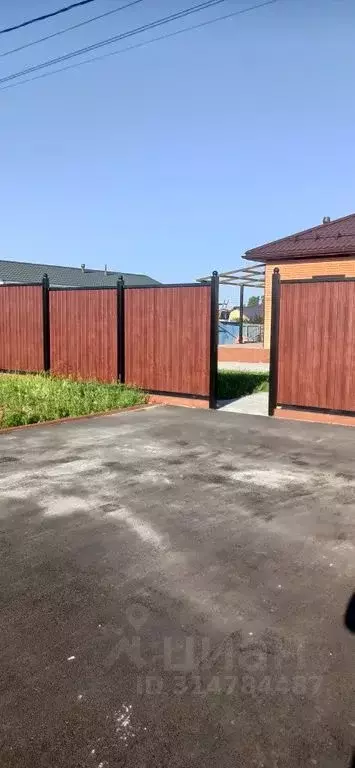 Дом в Белгородская область, Старый Оскол ул. Алтайская, 20 (100 м) - Фото 1