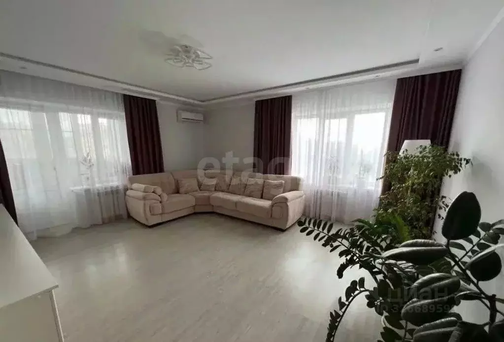 3-к кв. Калмыкия, Элиста ул. Имени Н.С. Хрущева, 7 (110.0 м) - Фото 1