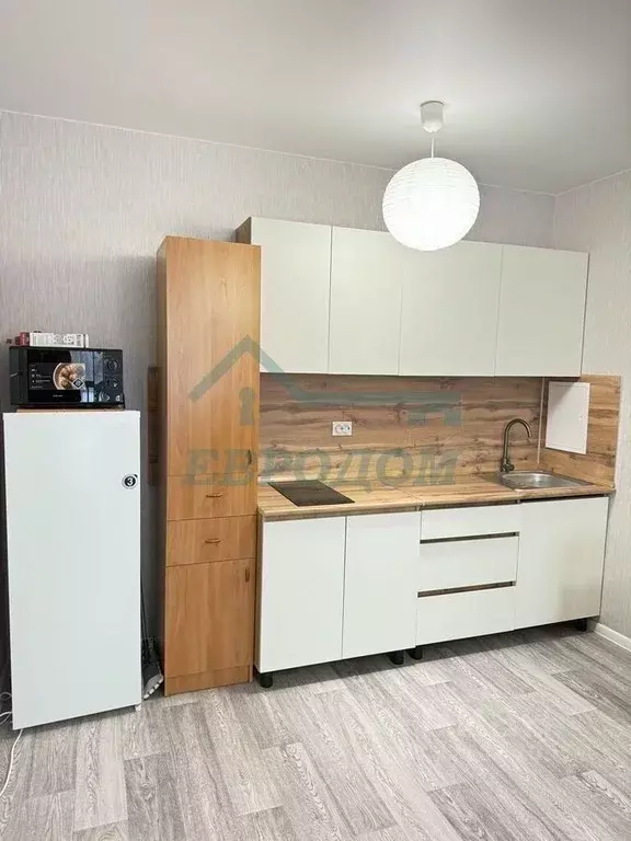 Студия Новосибирская область, Новосибирск Спортивная ул., 49 (25.2 м) - Фото 1