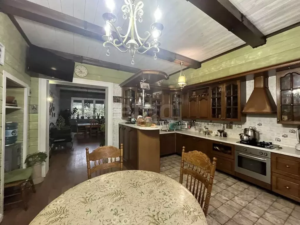 Дом в Астраханская область, Астрахань Приморская ул., 20 (278 м) - Фото 1