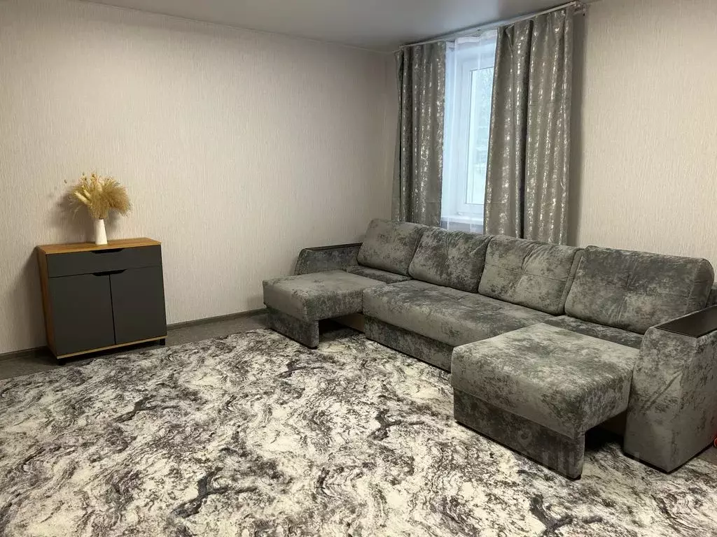 3-к кв. Пермский край, Губаха Октябрьский просп., 14В (80.0 м) - Фото 1