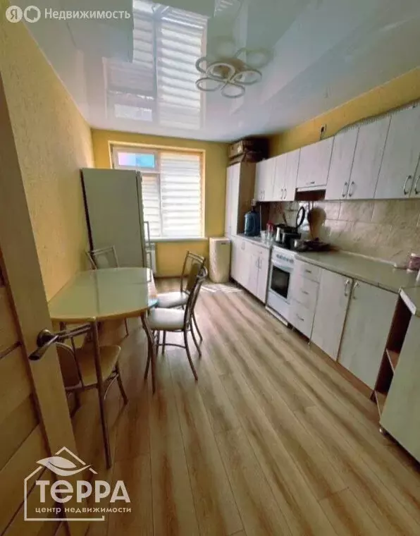 2-комнатная квартира: Евпатория, проспект Победы, 85 (65 м) - Фото 0