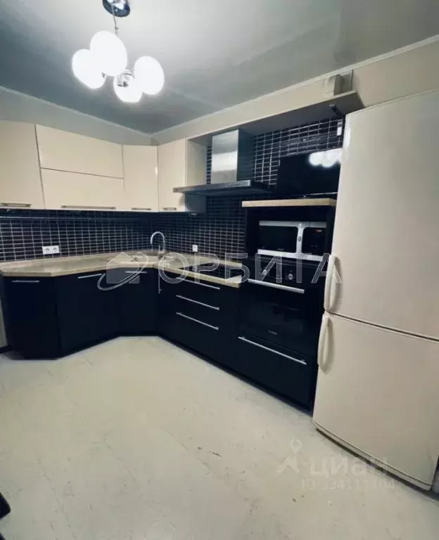 2-к кв. Тюменская область, Тюмень ул. Александра Матросова, 1 (52.0 м) - Фото 1