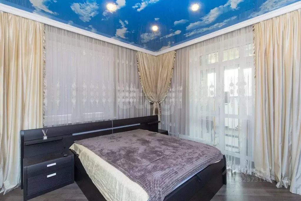 2-к кв. Тюменская область, Тюмень ул. Тимофея Чаркова, 79к1 (62.1 м) - Фото 0