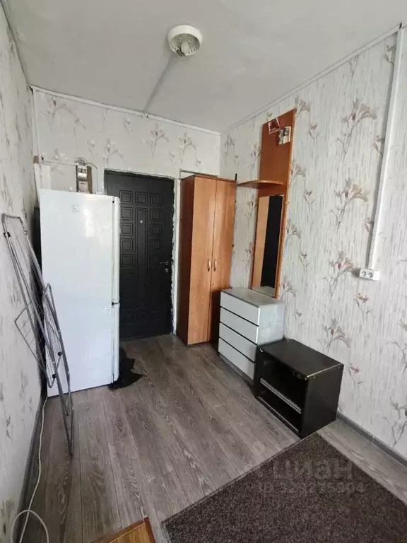 Комната Омская область, Омск Нефтезаводская ул., 9А (10.0 м) - Фото 1