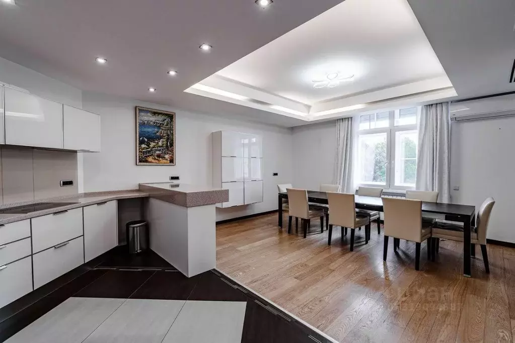 Квартира, 4 комнаты, 222.1 м - Фото 0