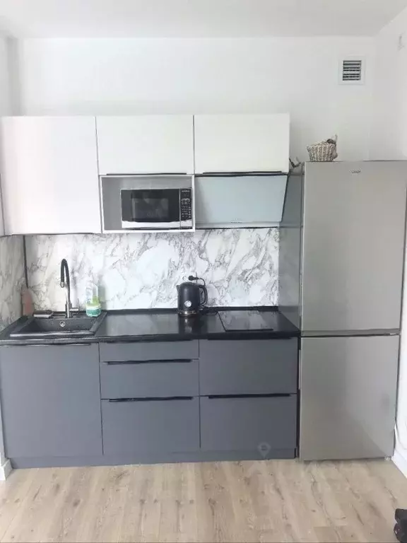 Студия Свердловская область, Екатеринбург ул. 8 Марта, 204Г (28.0 м) - Фото 1