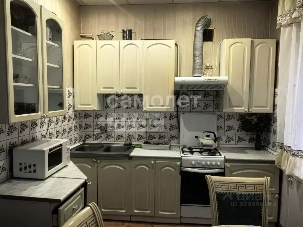 3-к кв. Волгоградская область, Волгоград ул. КИМ, 16 (100.0 м) - Фото 1