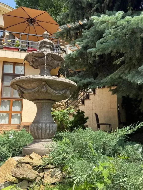 3-к кв. Ставропольский край, Кисловодск ул. Еськова, 11 (80.0 м) - Фото 0