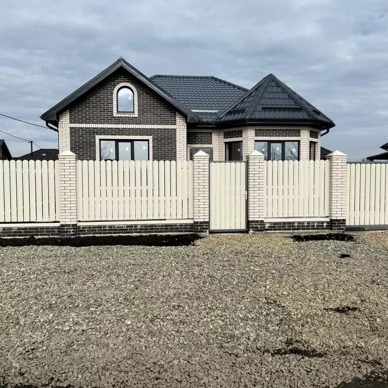 Дом в Краснодарский край, Краснодар пос. Российский, ул. Триумфальная, ... - Фото 1