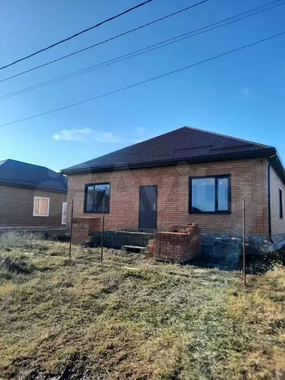 Дом в Краснодарский край, Гулькевичи Таманская ул. (140 м) - Фото 1