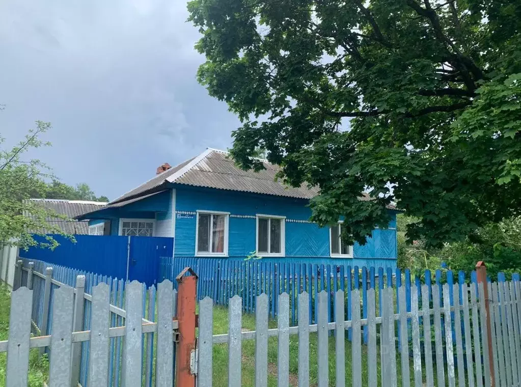 Дом в Брянская область, Жуковка Октябрьская ул., 2 (70 м) - Фото 1