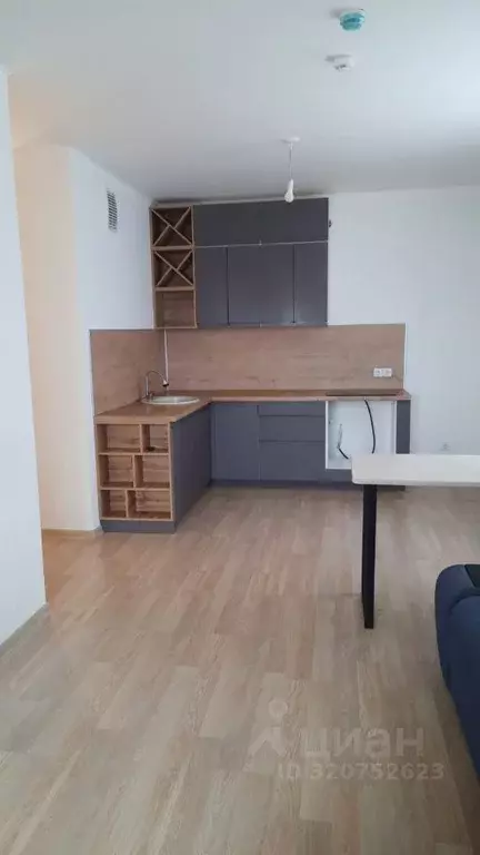 2-к кв. Свердловская область, Екатеринбург ул. Победы, 102 (65.5 м) - Фото 1