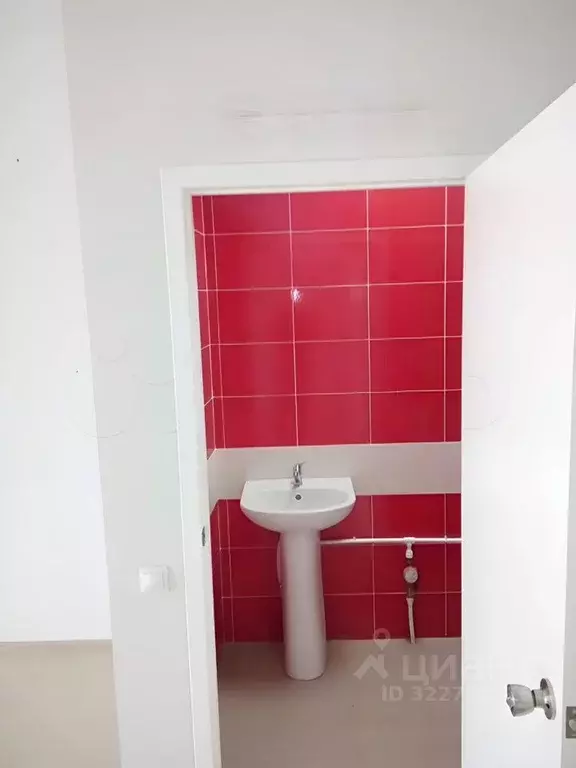 Помещение свободного назначения в Краснодарский край, Ейск ул. ... - Фото 1