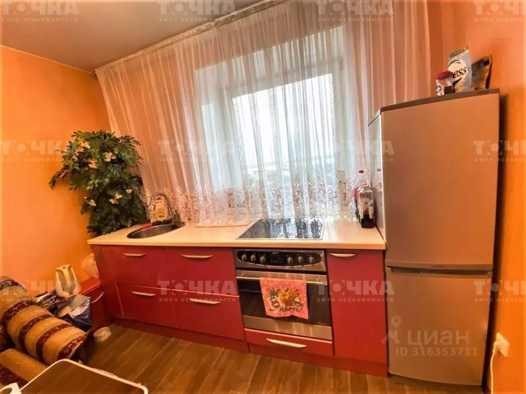 1-к кв. Челябинская область, Чебаркуль Октябрьская ул., 9/1 (50.1 м) - Фото 0