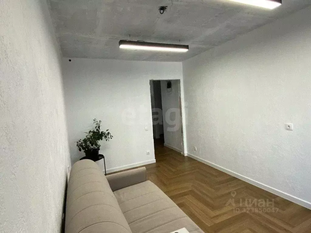 1-к кв. Тюменская область, Тюмень ул. 50 лет Октября, 57Бк2 (46.3 м) - Фото 1