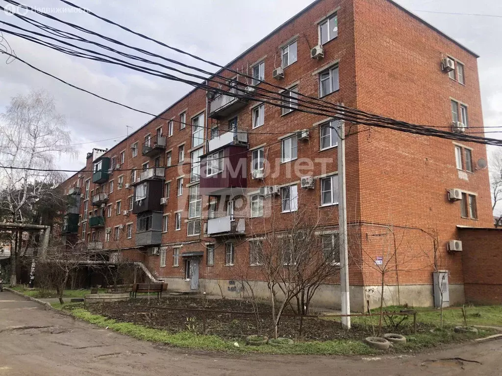 2-комнатная квартира: посёлок Российский, улица имени В.М. Комарова, ... - Фото 2