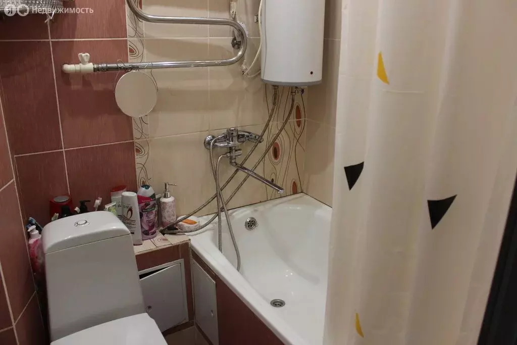 3-комнатная квартира: Барнаул, улица Георгиева, 33 (61.6 м) - Фото 1