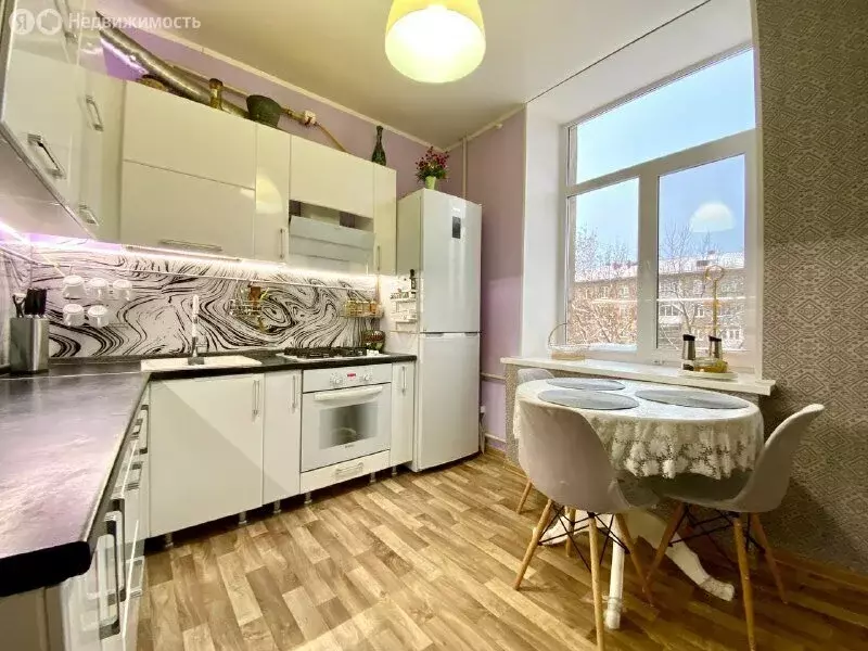 3-комнатная квартира: Уфа, улица Шумавцова, 11 (78.7 м) - Фото 0